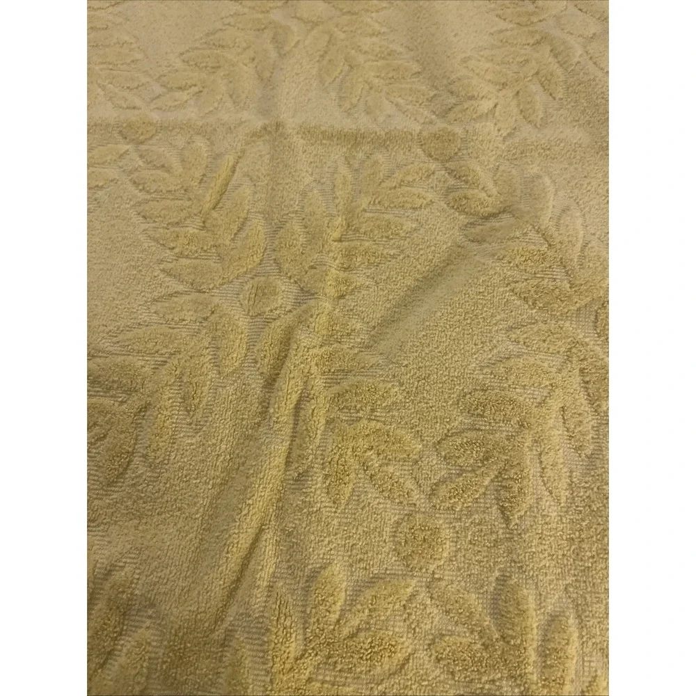 Vtg Dundee 2 Bath‎ Towels Yellow, Leaves, Triangles